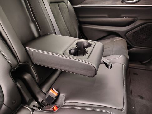 New 2026 Jeep Grand Cherokee L 4WD image 26