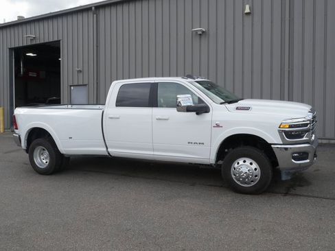 Used 2025 RAM 3500 Longhorn w/ Towing Technology Group image 9