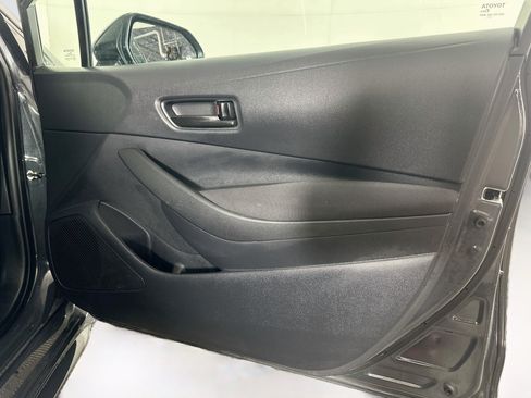 Used 2025 Toyota Corolla LE FWD image 29