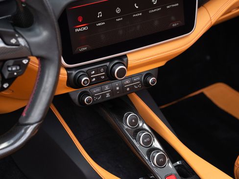 Used 2019 Ferrari Portofino RWD image 49