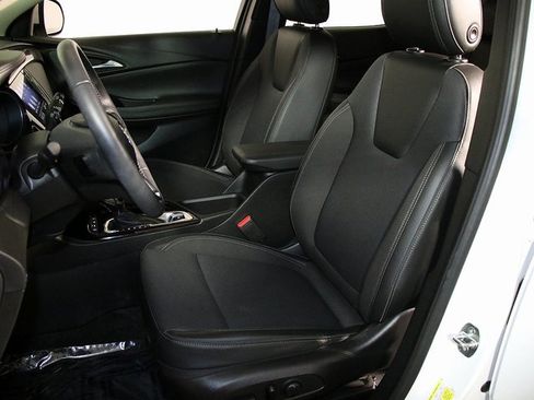 Used 2022 Buick Encore GX Preferred w/ Cold Weather Comfort Package image 4