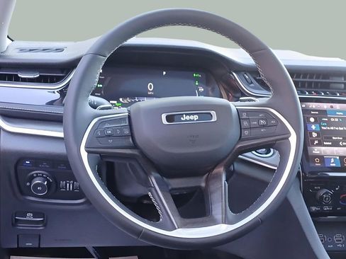Used 2023 Jeep Grand Cherokee 4WD 4xe image 8
