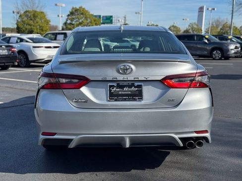 Used 2024 Toyota Camry SE image 9