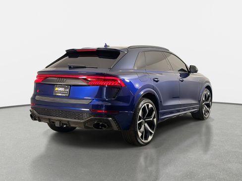 Used 2024 Audi RS Q8 4.0T image 3