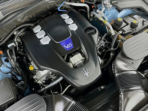 Used 2023 Maserati Levante Modena image 32