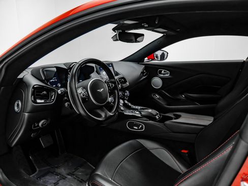 Used 2019 Aston Martin V8 Vantage Coupe image 37