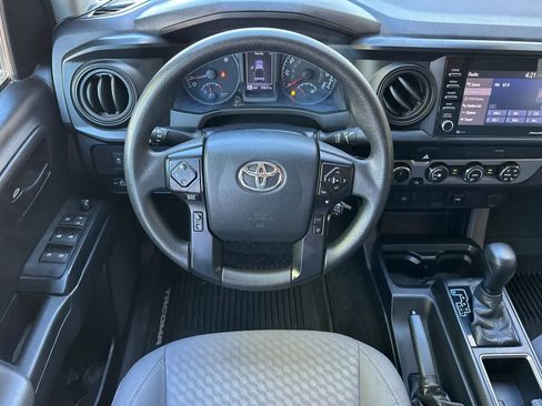 Used 2020 Toyota Tacoma SR AWD/4WD image 14