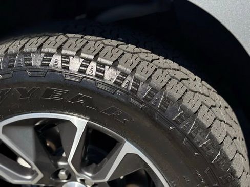 Used 2024 Chevrolet Silverado 1500 LT AWD/4WD image 13