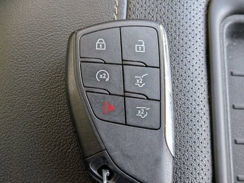 Used 2023 Chevrolet Suburban Premier image 34