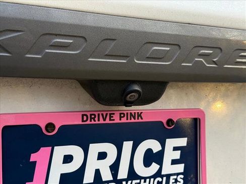 Used 2022 Ford Explorer XLT w/ Equipment Group 202A image 12