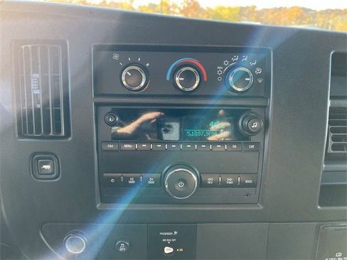 Used 2019 GMC Savana 2500 w/ Driver Convenience Package image 17