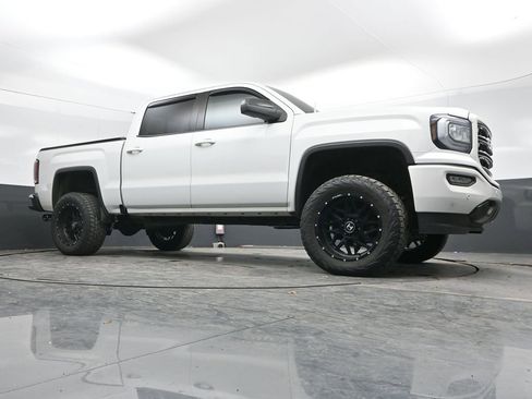 Used 2018 GMC Sierra 1500 SLT w/ SLT Premium Package image 41