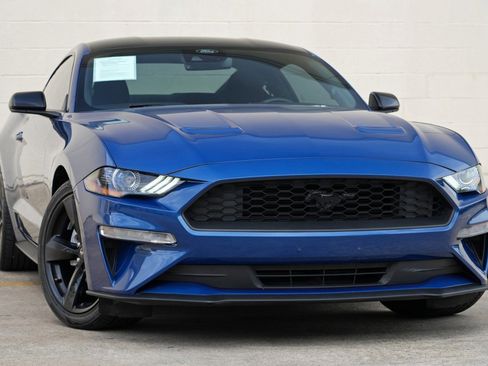 Used 2022 Ford Mustang Coupe w/ Black Accent Package RWD image 2