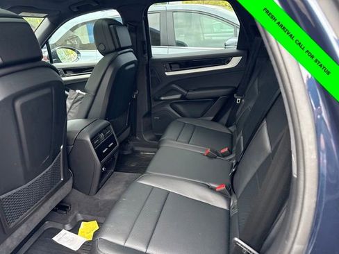 Used 2024 Porsche Cayenne AWD/4WD image 11