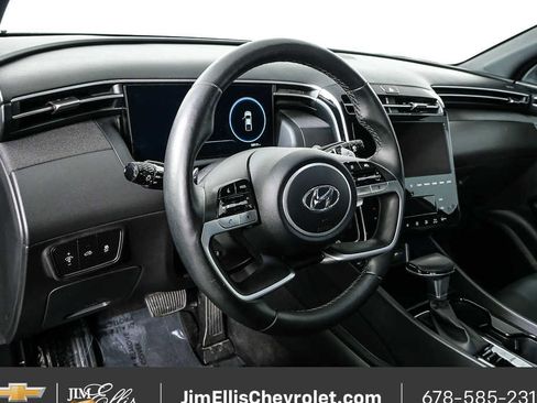 Used 2023 Hyundai Santa Cruz Limited image 4