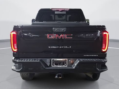 Used 2021 GMC Sierra 2500 Denali w/ Denali Black Diamond Edition image 4