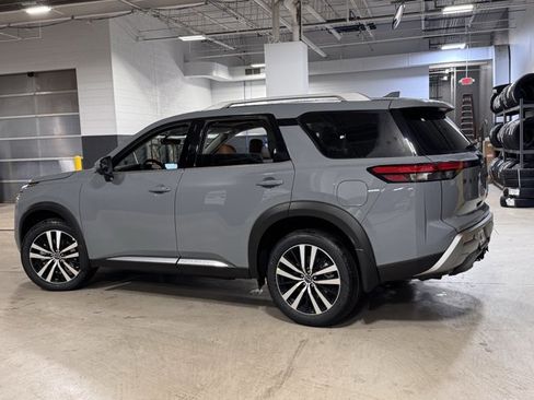 New 2025 Nissan Pathfinder Platinum image 31