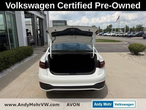 Used 2023 Volkswagen Jetta SE FWD image 8