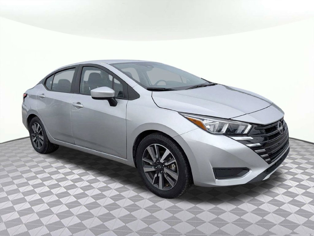 Used 2024 Nissan Versa SV FWD image 2