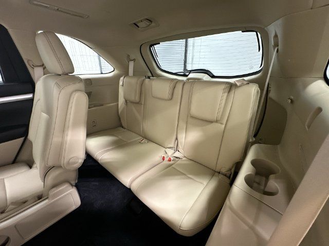 Used 2018 Toyota Highlander XLE FWD image 16