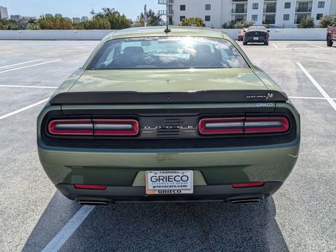 Used 2022 Dodge Challenger R/T Scat Pack w/ Dynamics Package image 11