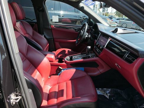 Used 2022 Porsche Macan GTS AWD/4WD image 28