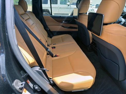 Used 2026 Lexus LX 700h Luxury w/ Appearance Package AWD/4WD image 19