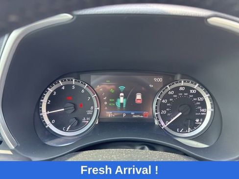 Used 2024 Toyota Highlander XLE FWD image 6