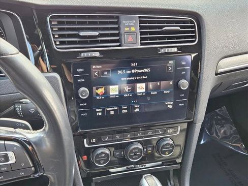 Used 2019 Volkswagen Golf image 15