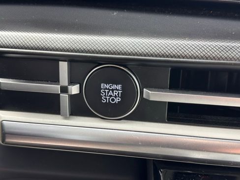 Used 2025 Hyundai Santa Fe SEL image 29