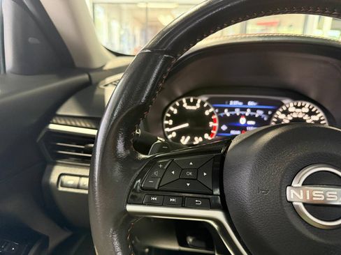 Used 2023 Nissan Altima 2.5 SR w/ SR Premium Package FWD image 10