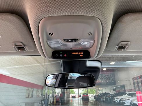 Used 2025 Buick Encore GX Preferred FWD image 13