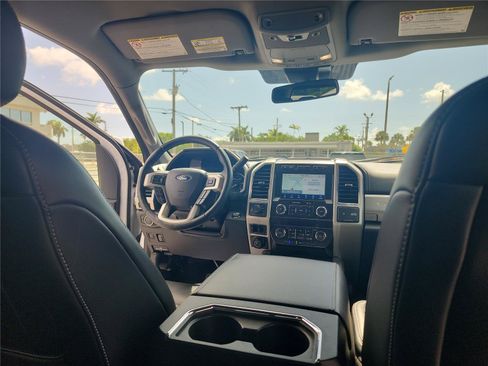 Used 2021 Ford F250 Lariat w/ Lariat Ultimate Package AWD/4WD image 24