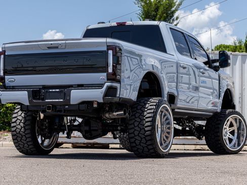 Used 2024 Ford F250 Platinum AWD/4WD image 4