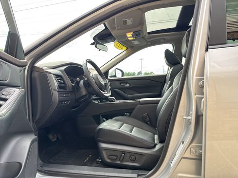 Used 2023 Nissan Rogue SV w/ SV Premium B Package AWD/4WD image 15