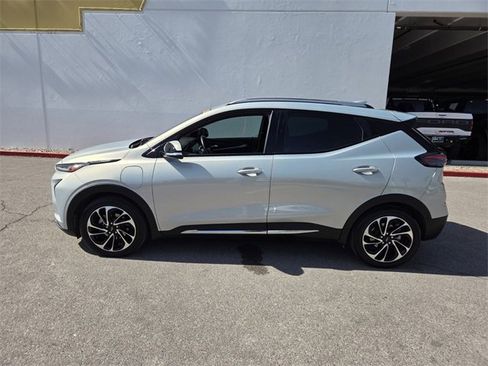 Used 2022 Chevrolet Bolt EUV Premier w/ Sun & Sound Package image 3