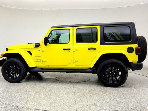 Used 2023 Jeep Wrangler Unlimited Sahara w/ Cold Weather Group AWD/4WD image 8