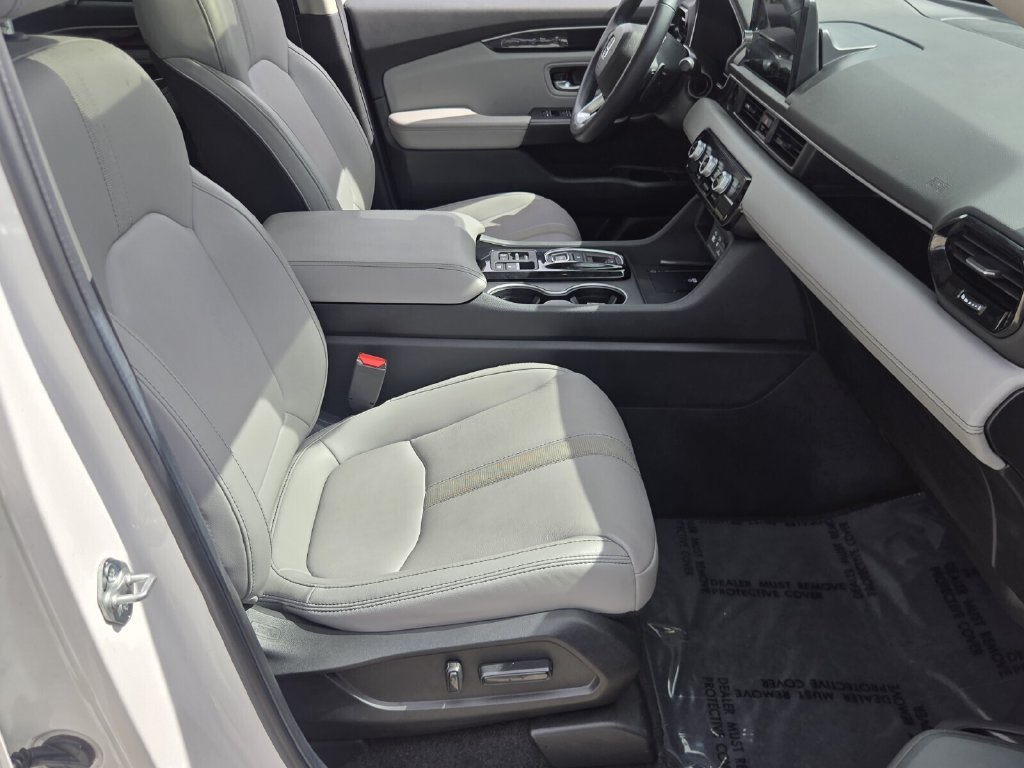 Certified 2025 Honda Pilot Touring image 19