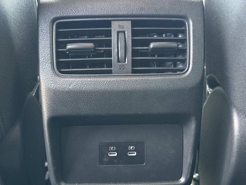 Certified 2024 Nissan Rogue SV FWD image 18