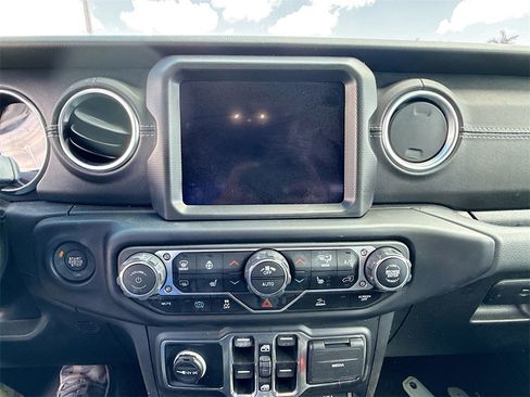 Used 2023 Jeep Wrangler Unlimited Sahara w/ Cold Weather Group image 16