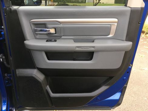Used 2019 RAM 1500 Classic SLT w/ SLT Plus D←cor Group AWD/4WD image 31
