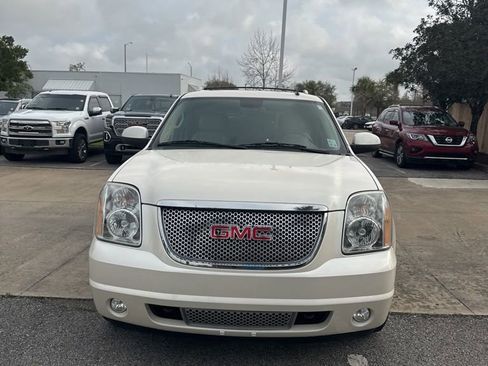 Used 2013 GMC Yukon Denali image 2