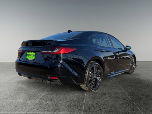 Used 2025 Toyota Camry XSE w/ Premium Package image 7