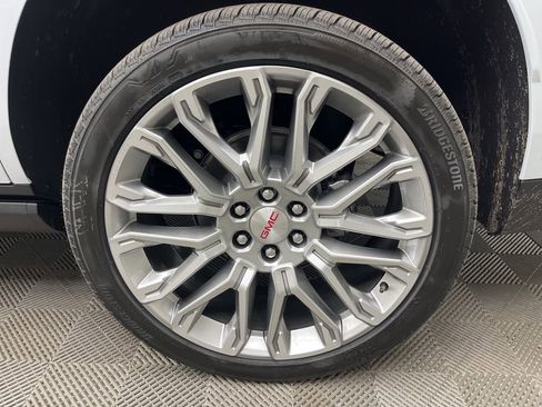 New 2026 GMC Yukon Denali w/ Denali Reserve Package AWD/4WD image 4