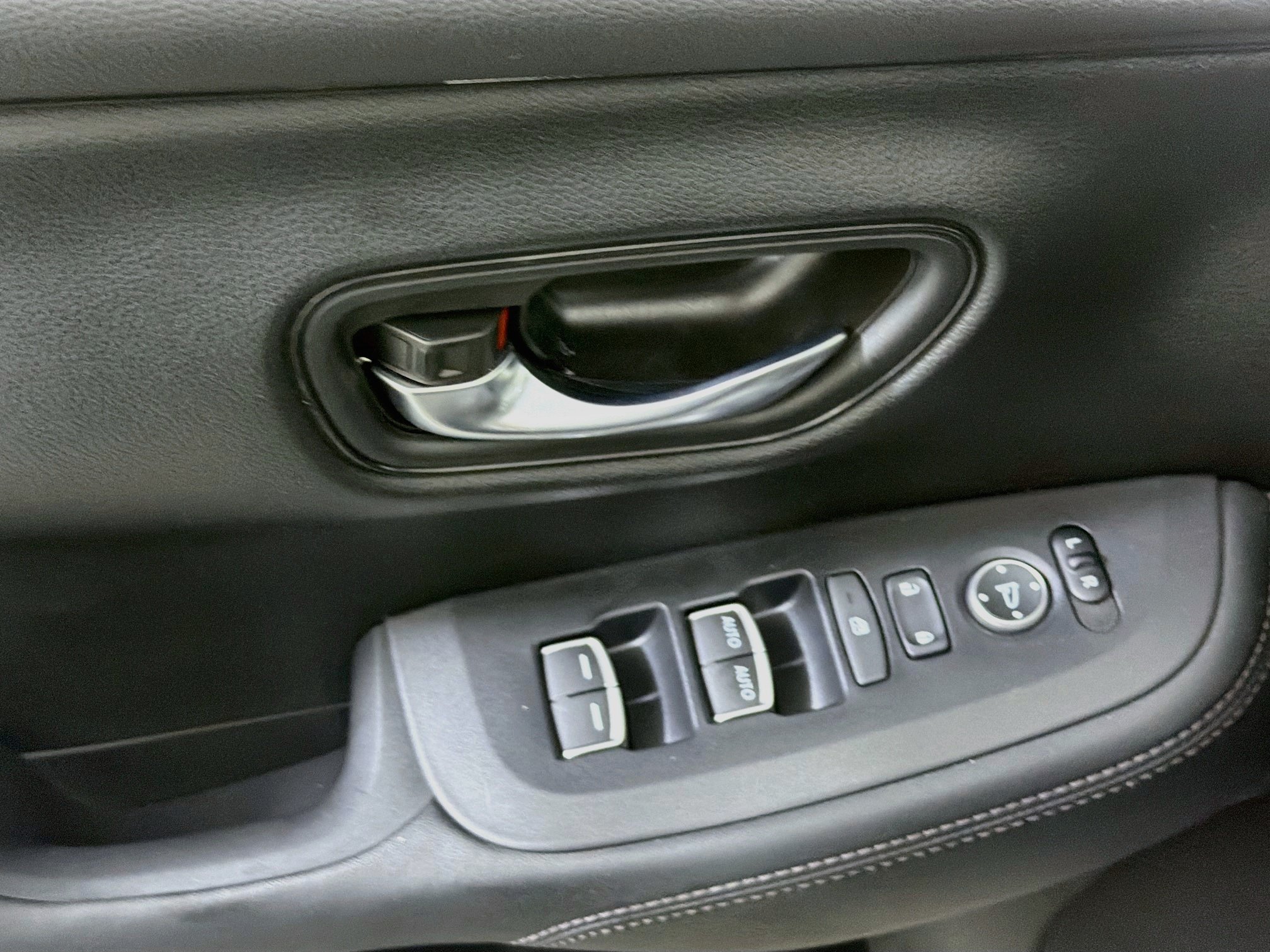 Used 2024 Honda HR-V EX-L image 15