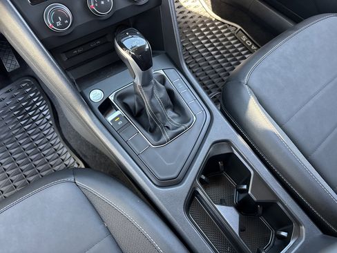 Used 2022 Volkswagen Taos SE FWD image 23