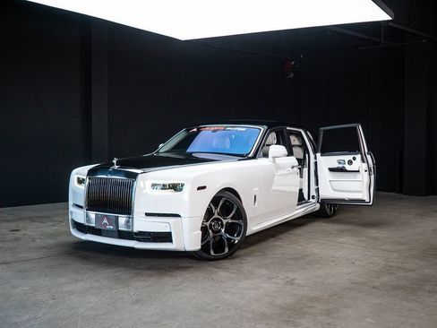 Used 2022 Rolls-Royce Phantom Sedan w/ The Phantom Package RWD image 67