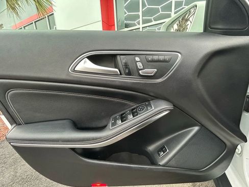 Used 2020 Mercedes-Benz GLA 250 GLA 250 Sport Utility 4D image 17