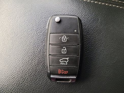 Used 2020 Kia Sportage LX image 32