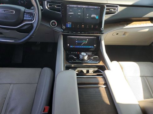 Used 2023 Jeep Grand Wagoneer L 4WD image 10
